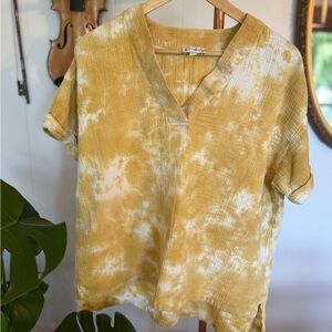 🌞Wonderly Yellow Tie-Dye V-Neck 💯% Cotton Top, 27